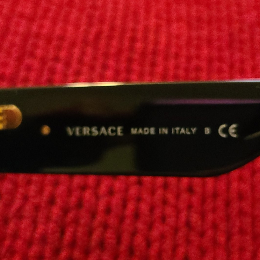 Versace - Picture 9 of 10